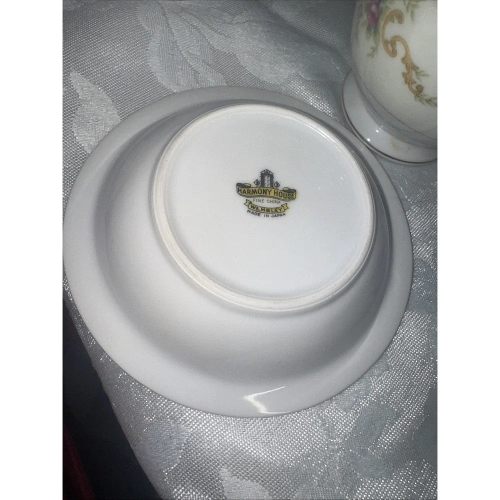 Harmony House Wembley Fine China 92 Piece  Set.‎  vintage.